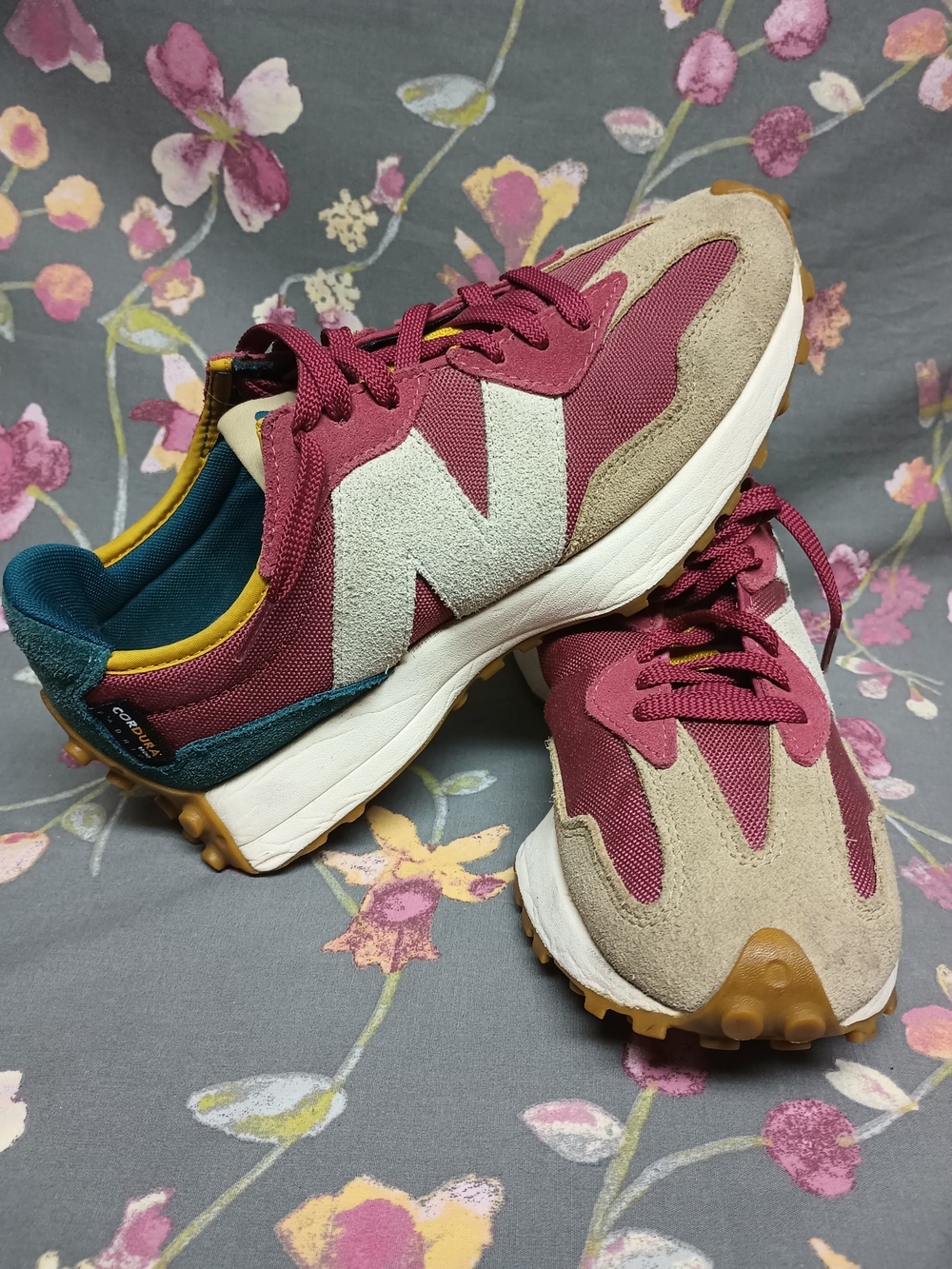 New Balance 327 Cordura Pack Retro Sneakers Burgundy Suede Sz. 8 Women Or 7 Men